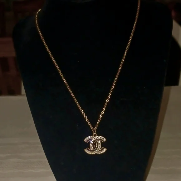 CHANEL Gold Interlocking CC Zipper Pull With Black Accent With Unbranded Chain. - Picture 1 of 4